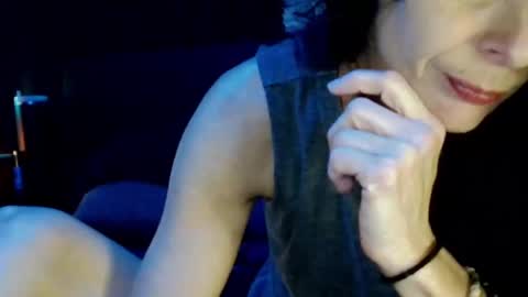 Snapshot of blueeyedlie chatting on 02/08/25, 09:15 Blueeyedlie online show from 02/08/25, 09:15