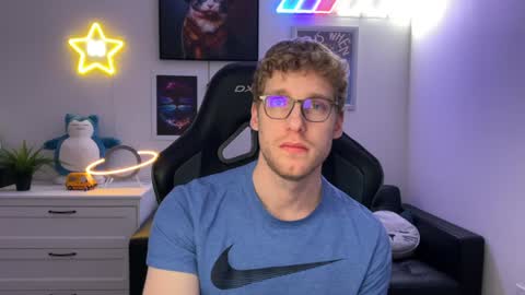 Snapshot of blueeyedtallguy chatting on 12/03/24, 04:47 blueeyedtallguy online show from 12/03/24, 04:47