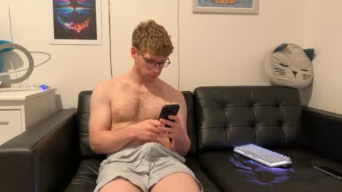 Snapshot of blueeyedtallguy chatting on 12/11/24, 01:47 blueeyedtallguy online show from 12/11/24, 01:47