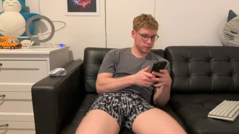 Snapshot of blueeyedtallguy chatting on 12/16/24, 07:26 blueeyedtallguy online show from 12/16/24, 07:26