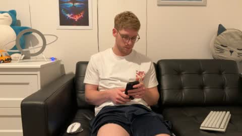 Snapshot of blueeyedtallguy chatting on 12/17/24, 04:56 blueeyedtallguy online show from 12/17/24, 04:56