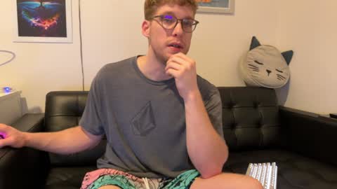 Snapshot of blueeyedtallguy chatting on 12/23/24, 02:02 blueeyedtallguy online show from 12/23/24, 02:02