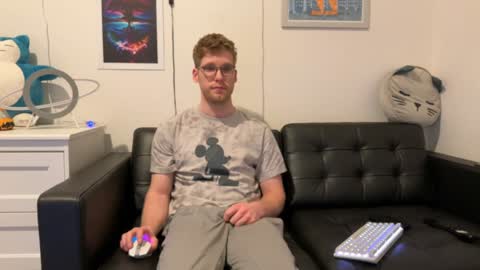 Snapshot of blueeyedtallguy chatting on 12/30/24, 07:04 blueeyedtallguy online show from 12/30/24, 07:04