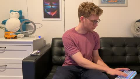 Snapshot of blueeyedtallguy chatting on 01/01/25, 02:41 blueeyedtallguy online show from 01/01/25, 02:41