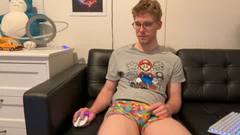 Snapshot of blueeyedtallguy chatting on 01/11/25, 04:06 blueeyedtallguy online show from 01/11/25, 04:06