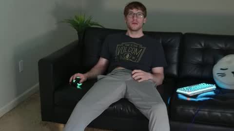 Snapshot of blueeyedtallguy chatting on 09/13/25, 04:40 blueeyedtallguy online show from 09/13/25, 04:40