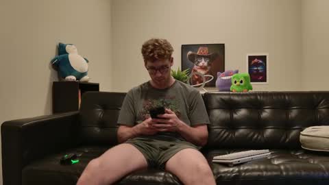 Snapshot of blueeyedtallguy chatting on 09/18/25, 01:40 blueeyedtallguy online show from 09/18/25, 01:40