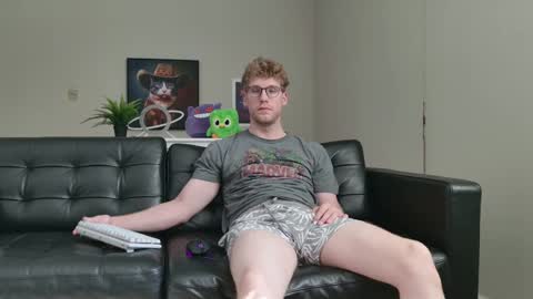 Snapshot of blueeyedtallguy chatting on 09/28/25, 08:25 blueeyedtallguy online show from 09/28/25, 08:25