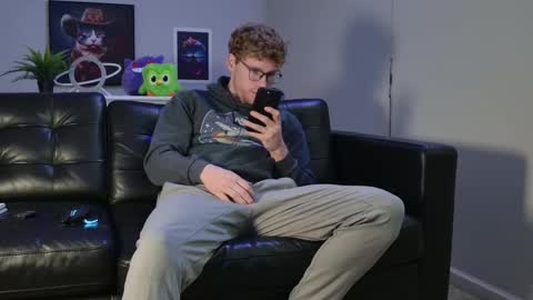 Snapshot of blueeyedtallguy chatting on 10/11/25, 08:40 blueeyedtallguy online show from 10/11/25, 08:40