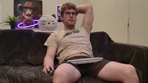 Snapshot of blueeyedtallguy chatting on 11/01/25, 06:43 blueeyedtallguy online show from 11/01/25, 06:43