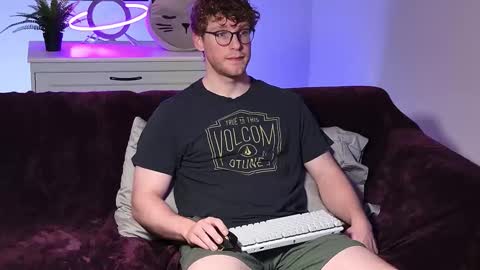 blueeyedtallguy online show from 11/18/25, 03:12