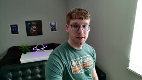 Snapshot of blueeyedtallguy chatting on 02/26/26, 09:47 blueeyedtallguy online show from 02/26/26, 09:47