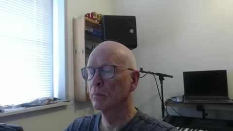 Snapshot of blueeyesn8 chatting on 10/26/25, 10:32 blueeyesn8 online show from 10/26/25, 10:32