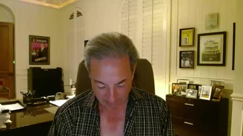 Snapshot of blueisles chatting on 11/06/25, 12:55 blueisles online show from 11/06/25, 12:55