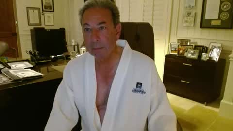 Snapshot of blueisles chatting on 01/12/26, 11:21 blueisles online show from 01/12/26, 11:21