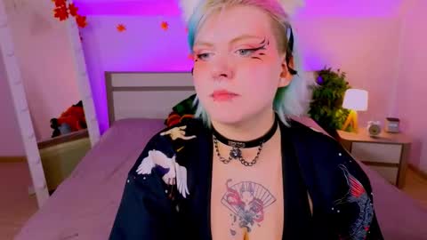 Snapshot of bluelunaray chatting on 10/10/25, 09:52 Hi my name is Lunaray online show from 10/10/25, 09:52