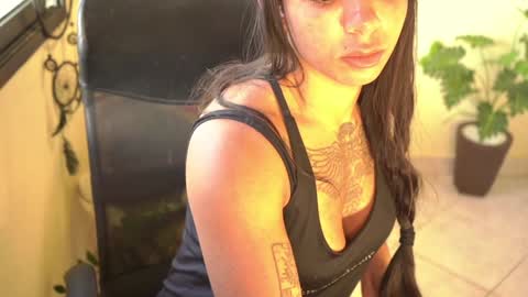 Snapshot of bluemysticlady chatting on 01/17/25, 09:17 FLORAA online show from 01/17/25, 09:17