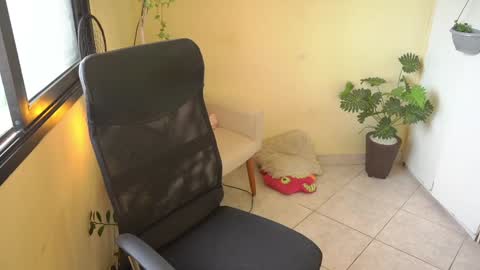 Snapshot of bluemysticlady chatting on 02/08/25, 12:28 FLORAA online show from 02/08/25, 12:28