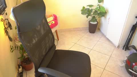 Snapshot of bluemysticlady chatting on 02/13/25, 10:34 FLORAA online show from 02/13/25, 10:34