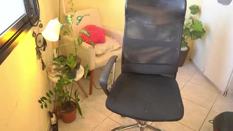 Snapshot of bluemysticlady chatting on 02/17/25, 10:40 FLORAA online show from 02/17/25, 10:40