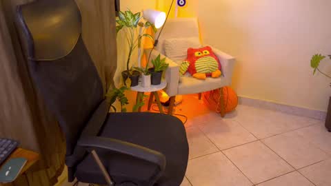 FLORAA online show from 11/01/25, 06:21