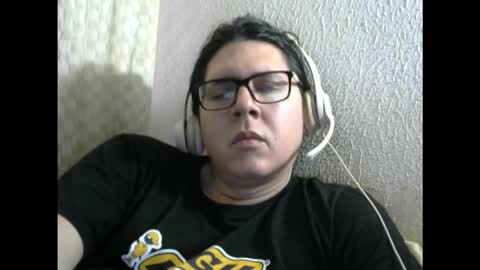 Snapshot of bluepillessence chatting on 12/21/25, 04:03 bluepillessence online show from 12/21/25, 04:03