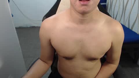 Snapshot of blueranger27 chatting on 12/06/24, 02:13 Andy Tan online show from 12/06/24, 02:13