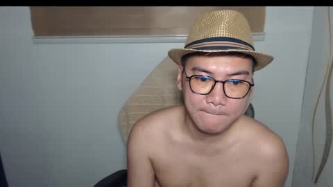 Snapshot of blueranger27 chatting on 03/05/25, 04:34 Andy Tan online show from 03/05/25, 04:34