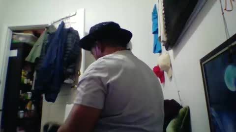 bluevegeta143 online show from 02/18/26, 08:43