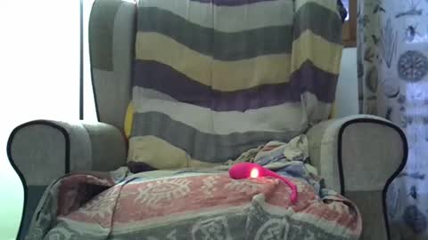 Snapshot of blueviolet78 chatting on 01/27/25, 04:01 Blueviolet78 and.. online show from 01/27/25, 04:01