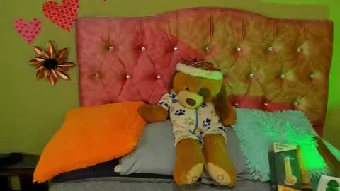 Violette 3 online show from 11/02/25, 06:43