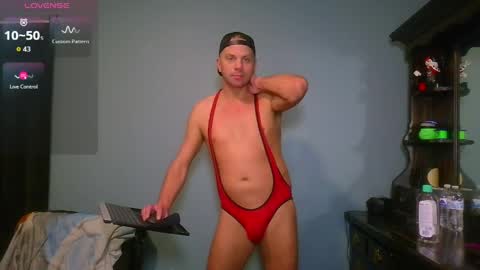 Snapshot of blueyes_hung1 chatting on 04/28/26, 08:52 Fun Boi online show from 04/28/26, 08:52