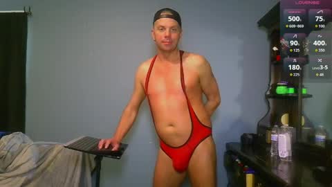 Snapshot of blueyes_hung1 chatting on 04/30/26, 09:19 Fun Boi online show from 04/30/26, 09:19