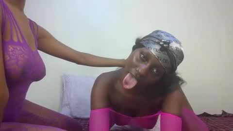 Belle online show from 10/22/25, 07:24