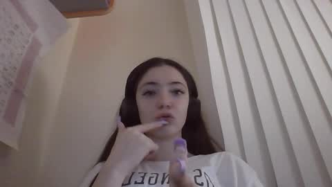 Snapshot of blushed_vita chatting on 11/08/25, 07:34 blushed_vita online show from 11/08/25, 07:34