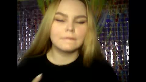 Snapshot of blushing_star chatting on 02/16/25, 08:10 blushing_star online show from 02/16/25, 08:10