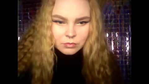 Snapshot of blushing_star chatting on 02/21/25, 08:18 blushing_star online show from 02/21/25, 08:18