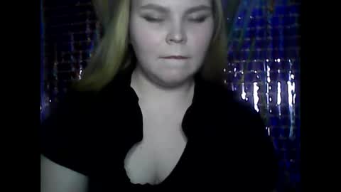 Snapshot of blushing_star chatting on 03/04/25, 05:45 blushing_star online show from 03/04/25, 05:45