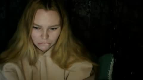 Snapshot of blushing_star chatting on 11/03/25, 04:30 blushing_star online show from 11/03/25, 04:30