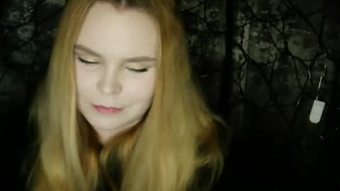 Snapshot of blushing_star chatting on 12/15/25, 04:33 blushing_star online show from 12/15/25, 04:33