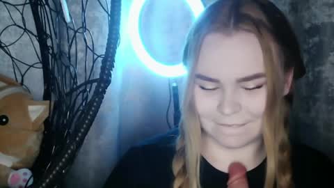 blushing_star online show from 04/11/26, 06:29