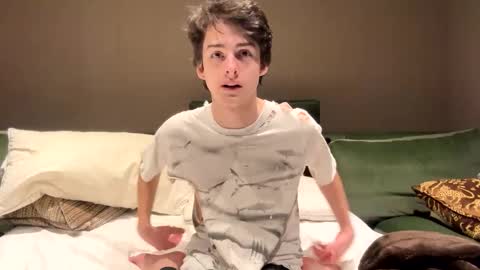 Snapshot of bluskyzz chatting on 02/05/25, 08:14 BluSky online show from 02/05/25, 08:14