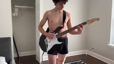 Snapshot of bluskyzz chatting on 02/18/25, 06:26 BluSky online show from 02/18/25, 06:26