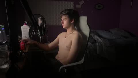 Snapshot of bluskyzz chatting on 12/14/25, 11:48 BluSky online show from 12/14/25, 11:48