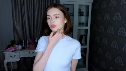 Snapshot of bluuemarine chatting on 05/16/26, 07:12 Mary online show from 05/16/26, 07:12
