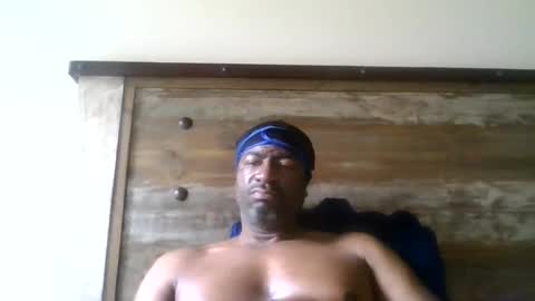 Snapshot of bluuthunder1914 chatting on 06/10/26, 05:45 bluuthunder1914 online show from 06/10/26, 05:45