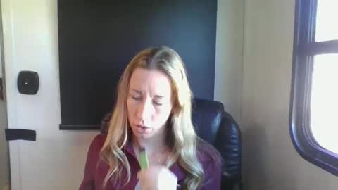 MamaMorgan online show from 11/26/25, 06:20