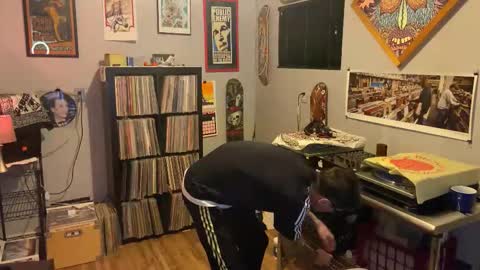 Snapshot of bnczuperzexy chatting on 12/01/25, 04:50 ZuperZexyZounds online show from 12/01/25, 04:50