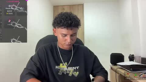 Snapshot of bob_pettersonn chatting on 05/19/26, 01:56 Bob INDEPENDENT MODEL online show from 05/19/26, 01:56