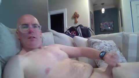 Snapshot of bobblehead31382 chatting on 05/27/26, 10:18 bobblehead31382 online show from 05/27/26, 10:18